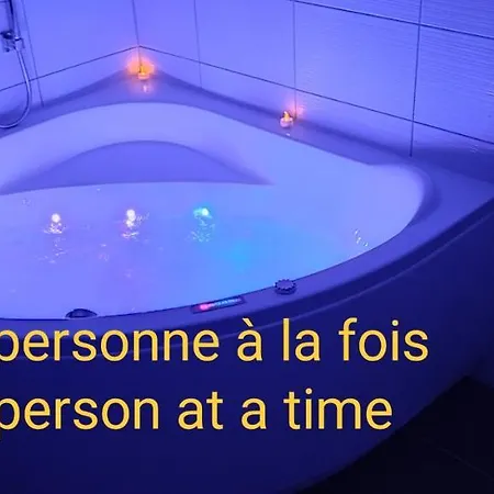 Appartement Logement Cosy Et Spacieux, A 2 Pas Du Centre-ville *
